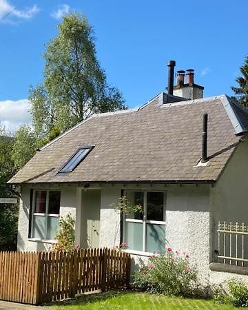 Cobbler'S Cottage At Kindrochet, Strathtay Pitlochry Exterior photo