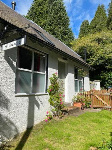 Cobbler'S Cottage At Kindrochet, Strathtay Pitlochry Exterior photo